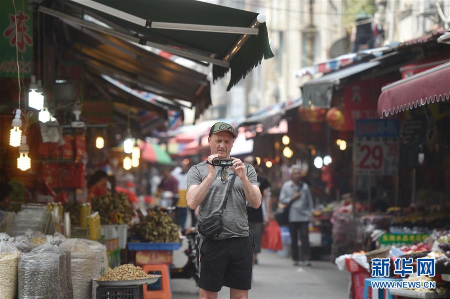 厦门日杂百货批发市场，繁荣的商业脉络与市场魅力